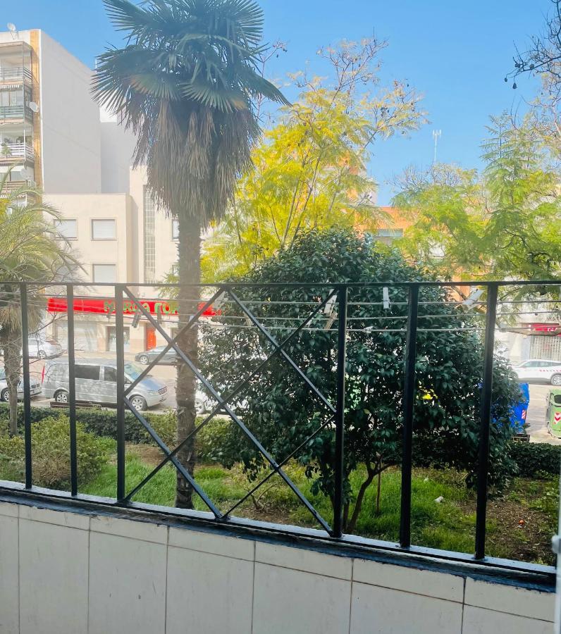 Cozy 2-Bedroom Serviced Apartment With Netflix Puerto de Sagunto Luaran gambar